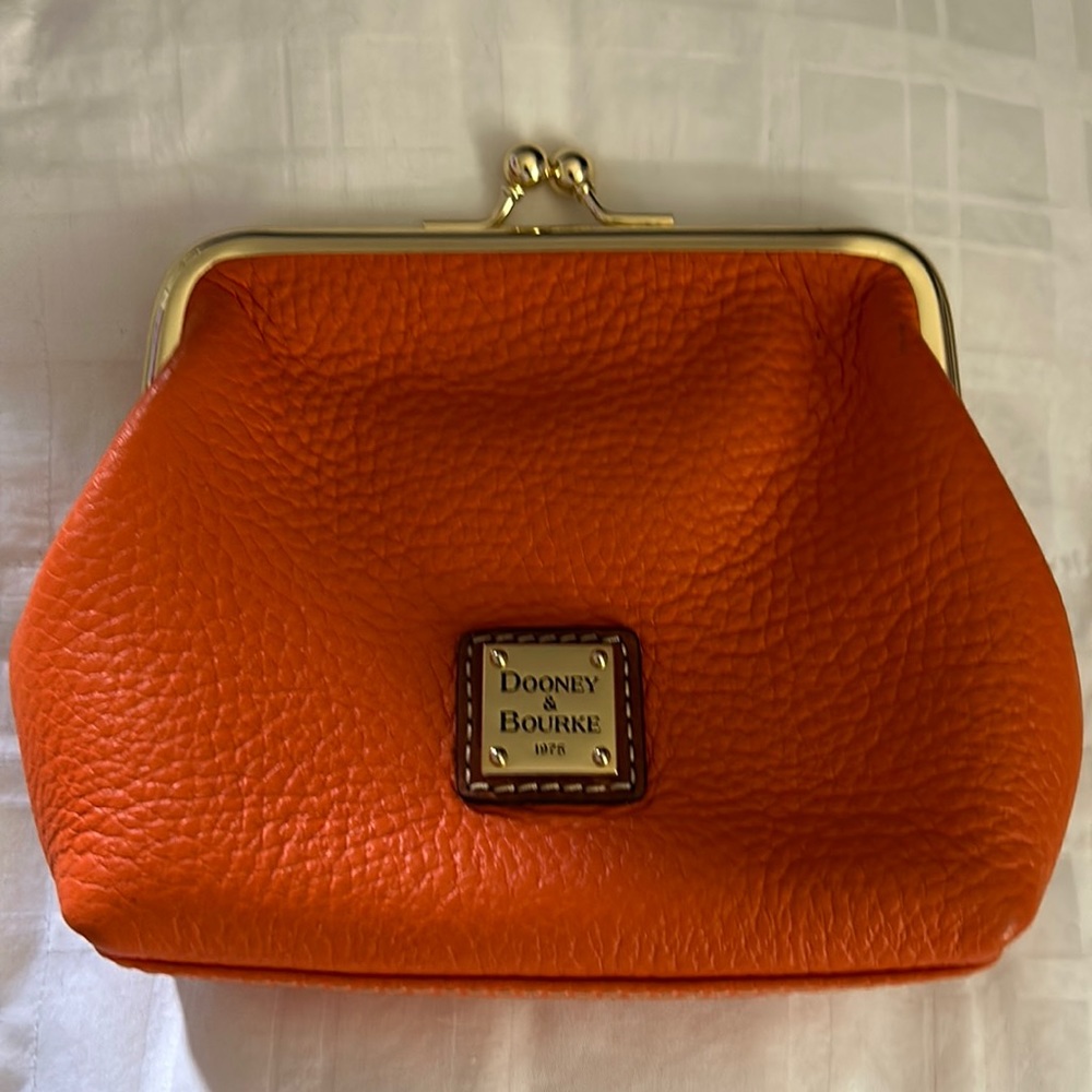 Dooney & Bourke